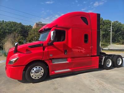 2023 Freightliner Cascadia 126 Sleeper, New Drive Tires, FACTORY WARRANTY REMAINING , Cummins X15 Engine , 500HP !!! Fridge , Apu , Financing