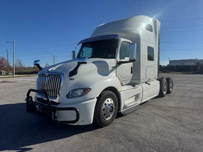 2021 International LT625 Sleeper , 471K MILES, APU , INVERTER , FRIDGE , REMAINING FACTORY WARRANTY , FINANACING AVAILABLE , TRADES WELCOME