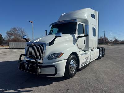 2021 International LT625 Sleeper , 471K MILES, APU , INVERTER , FRIDGE , REMAINING FACTORY WARRANTY , FINANACING AVAILABLE , TRADES WELCOME