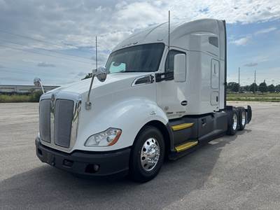 2021 Kenworth T680 Sleeper Semi Truck- Cummins X15 , 450hp , Carrier Apu , 90 Day Engine , Aftertreatment, Transmission & Rear Axle Warranty Included