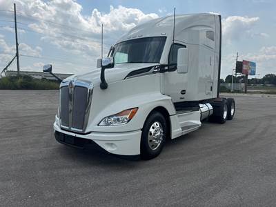 2023 Kenworth T680 Sleeper Semi Truck - Factory Warranty Remaining, X15 Cummins, 450hp, Carrier APU,