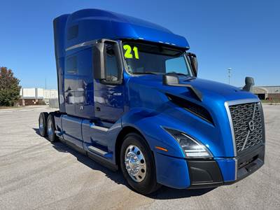 2021 Volvo VNL Condo Sleeper, Disc Brakes, Fridge , Inverter , Warranty Options, Passing DOT , FINANCING AVAILABLE !!!