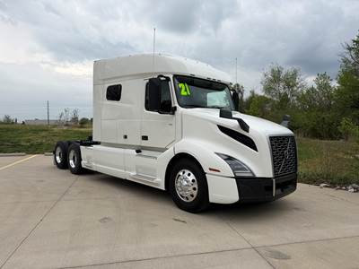 2021 Volvo VNL Sleeper Semi Truck, DOUBLE BUNK , D13 ENGINE , 455HP , 1850 TORQUE , WARRANTY AVAILABLE