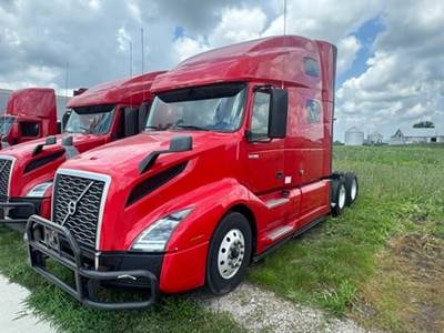 2021 Volvo VNL Sleeper Semi Truck, Only 395,000 Miles , Dot Passing , Financing Available , Call 417-987-0566