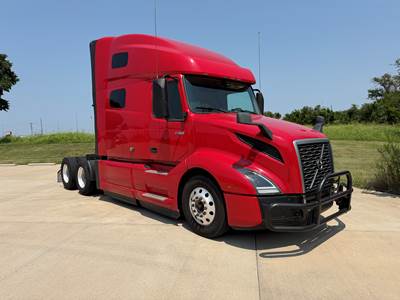 2021 Volvo VNL Sleeper Semi Truck, Only 395,000 Miles , Dot Passing , Financing Available , Call 417-987-0566