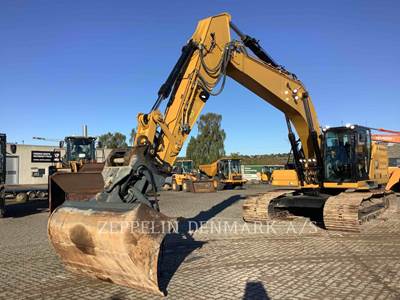 Caterpillar 33007 Excavator