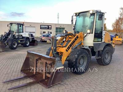 Liebherr 507 Wheel Loader