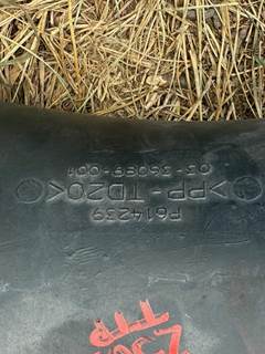 Freightliner Cascadia Air Cleaner / Air Filter Housing