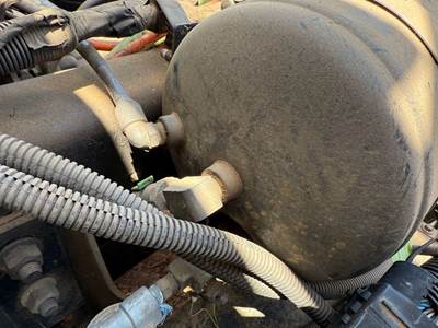 Chevrolet C7500 Right Air Tank