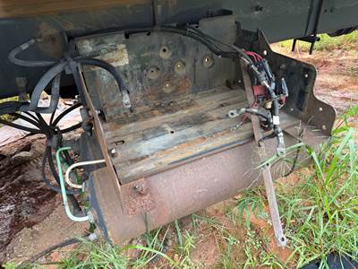 2008 International DuraStar 4300 Battery Box