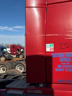 Volvo VNL Passenger Side Cab Fairing for 2004-2018