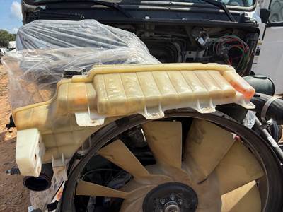 2014 Volvo Coolant Reservoir for a D13