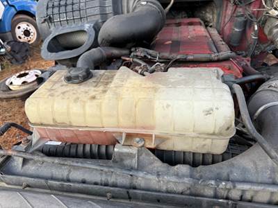 2003-2007 Volvo VNL Coolant Reservoir