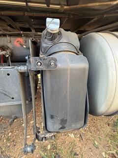 2013 Freightliner Cascadia DEF Tank