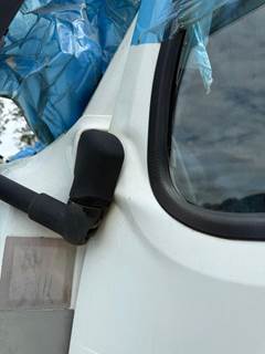 Volvo VNL Left Front Door Assembly for a Volvo Truck VNL