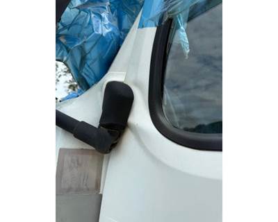Volvo VNL Left Front Door Assembly for a Volvo Truck VNL