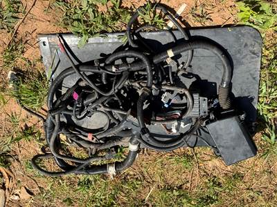 Hino Engine Wiring Harness W/ Fuse Box 82956-E0290