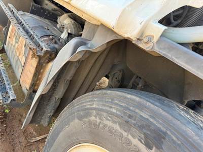 2014 Freightliner Cascadia Fender Extension for Cascadia