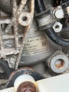 2016+ Detroit DD13 Oil Filter