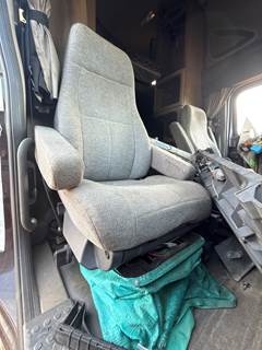 2001-2016 Freightliner Cascadia RH Seat