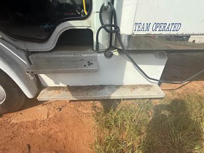 1999 Freightliner FL70 Driver Side Fairing