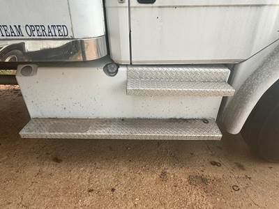 1999 Freightliner FL70 Passenger Side Fairing