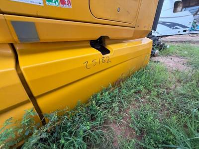 International LT625 Left Fairing