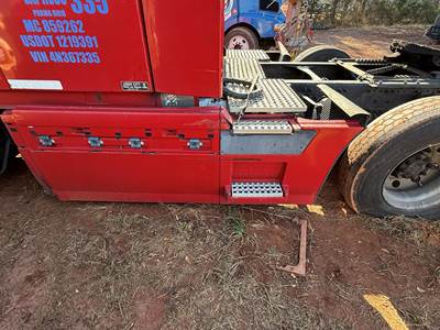 2003-2007 Volvo VNL Driver Side Tank Fairing