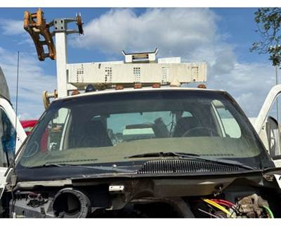 Chevrolet C7500 Windshield Glass