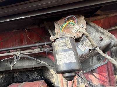 Volvo VNL Wiper Transmission and linkage 3980827