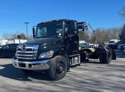 Hino L7 Hooklift Truck - Cummins, Automatic