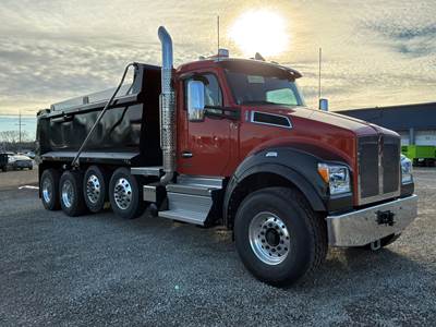 Kenworth T880 Tandem Axle Cab & Chassis Truck - Paccar, 455HP, Automatic