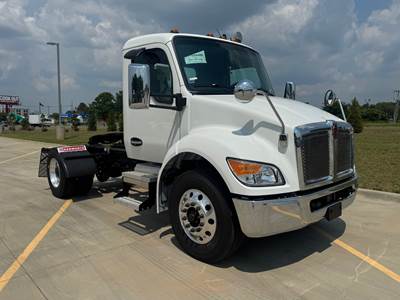 Kenworth T380 Single Axle Day Cab Truck - Paccar 300HP, Automatic