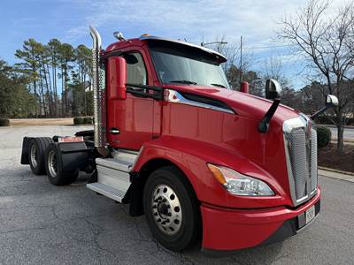 Kenworth T680 Day Cab Truck - Paccar 455HP, 12 Speed Automated Manual