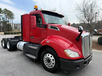 Kenworth T680 Day Cab Truck - Paccar 455HP, 12 Speed Automated Manual