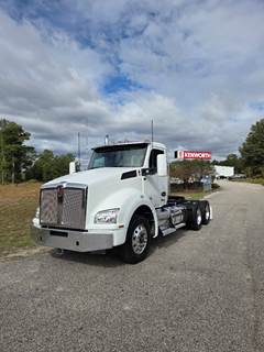 Kenworth T880 Day Cab Truck - Paccar 455HP, 12 Speed Automated Manual