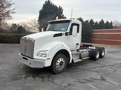 Kenworth T880 Day Cab Truck - Cummins 450HP, 12 Speed Automated Manual