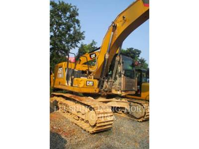 Caterpillar 320 Excavator