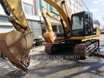 Caterpillar 323D2L Excavator