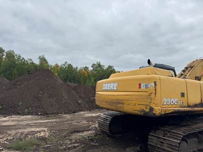 2005 John Deere 230 CLC Excavator