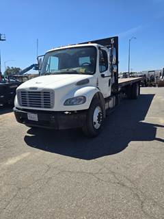 2015 Freightliner M2 106 Flatbed Truck