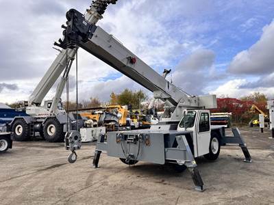 Grove YB5515-2 Carry Deck Crane