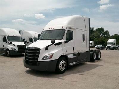Freightliner Cascadia 116 Sleeper Semi Truck - 70" Raised Roof, Detroit 450HP