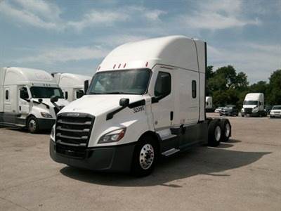 Freightliner Cascadia 116 Sleeper Semi Truck - 70" Raised Roof, Detroit 450HP