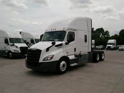 Freightliner Cascadia 116 Sleeper Semi Truck - 70" Raised Roof, Detroit 450HP