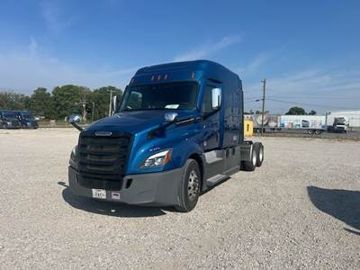 Freightliner Cascadia 126 Sleeper Semi Truck - 72" Mid Roof, Detroit 455HP, Automatic