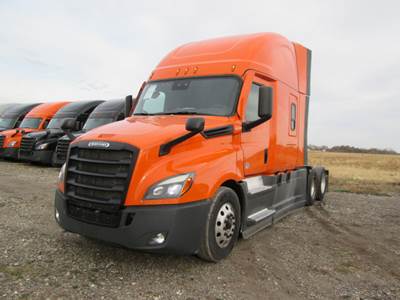 Freightliner Cascadia 126 Sleeper Semi Truck - 72" Condo, Detroit 400HP