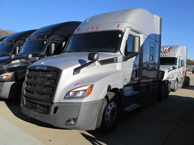 Freightliner Cascadia 126 Sleeper Semi Truck - 72" Condo, Detroit 400HP