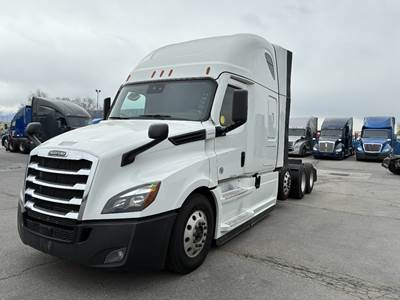 Freightliner 724X-I Tri Axle Sleeper Semi Truck - 72" Double Bunk, Detroit 455HP