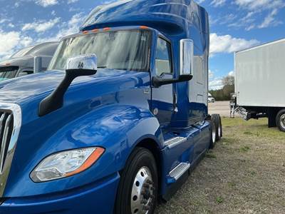 International LT625 Sleeper Semi Truck - 73" Sky Rise, Cummins 450HP, Automatic